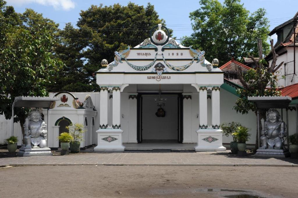 Wakeup Homestay Yogyakarta Exterior foto